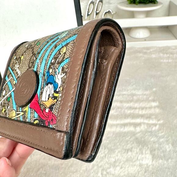 GUCCI + DISNEY Donald Duck Compact Wallet with wristlet chain RARE! with BOX - Picture 7 of 16